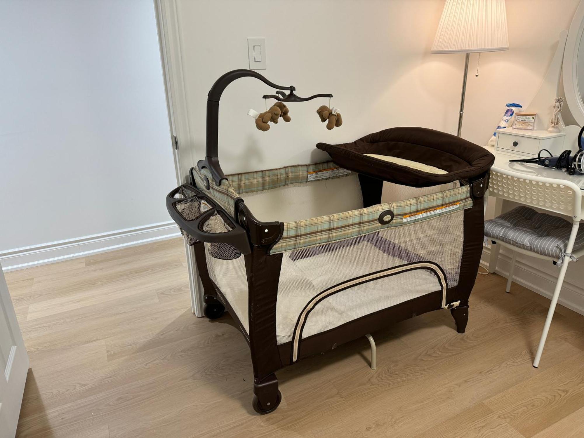 Cozy, Brand-New, 2Bdr,Walkout Apt, Free Parking Richmond Hill Exterior foto