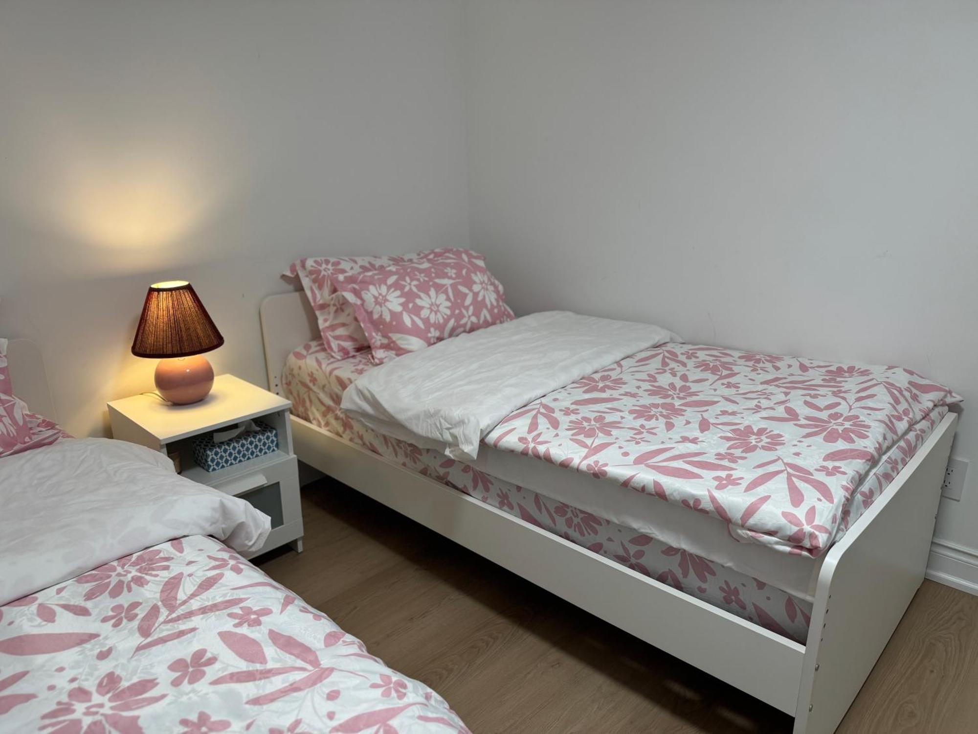 Cozy, Brand-New, 2Bdr,Walkout Apt, Free Parking Richmond Hill Exterior foto